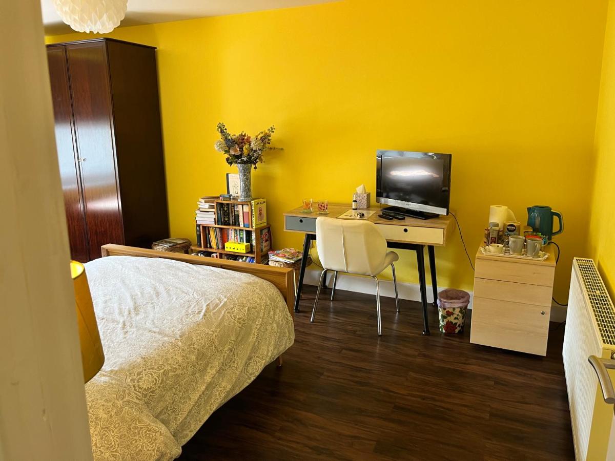 St John's Town of Dalry Glentress Apartment 1 - Housity