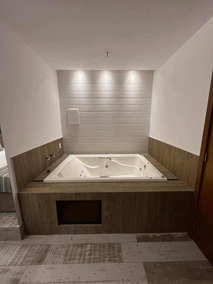 Golden Towers Hotel - Housity