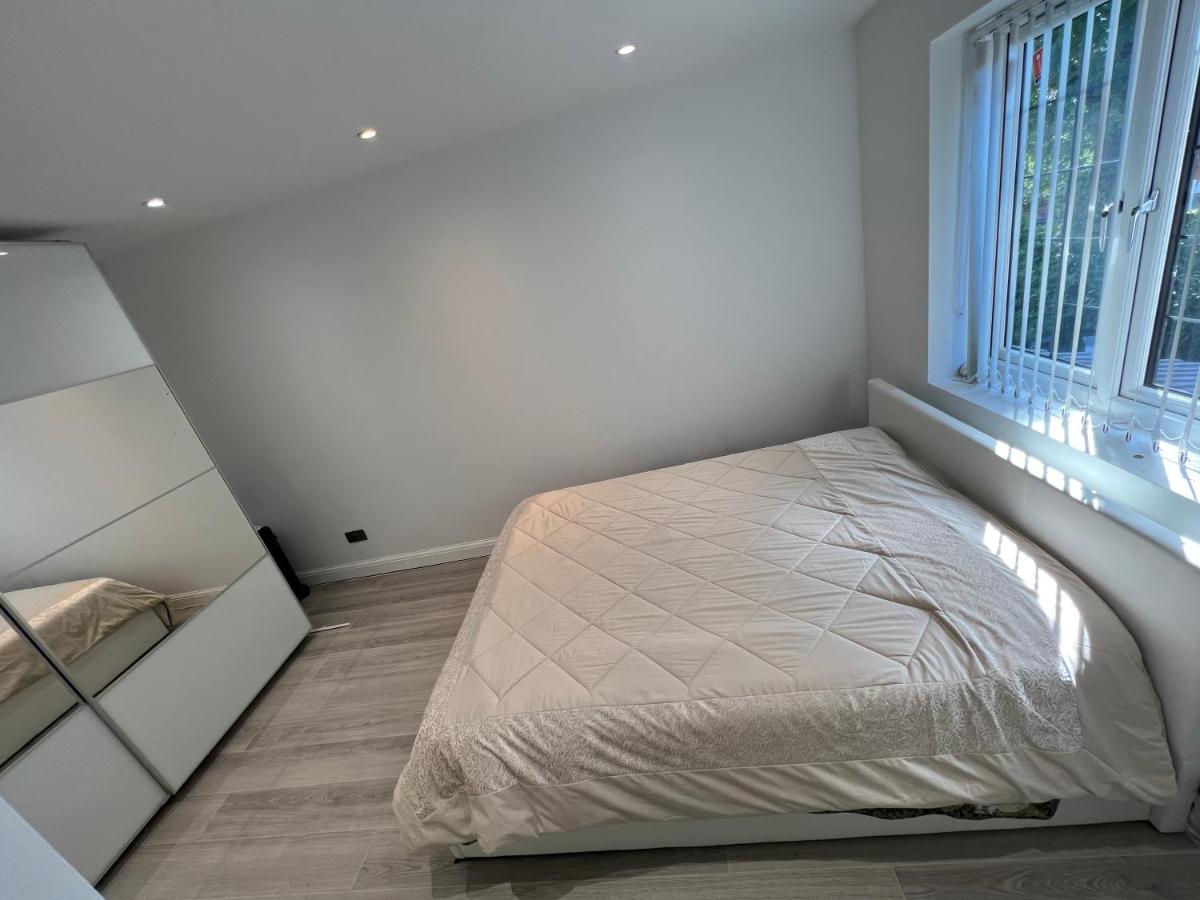 Luxury home in Hatch End - Housity