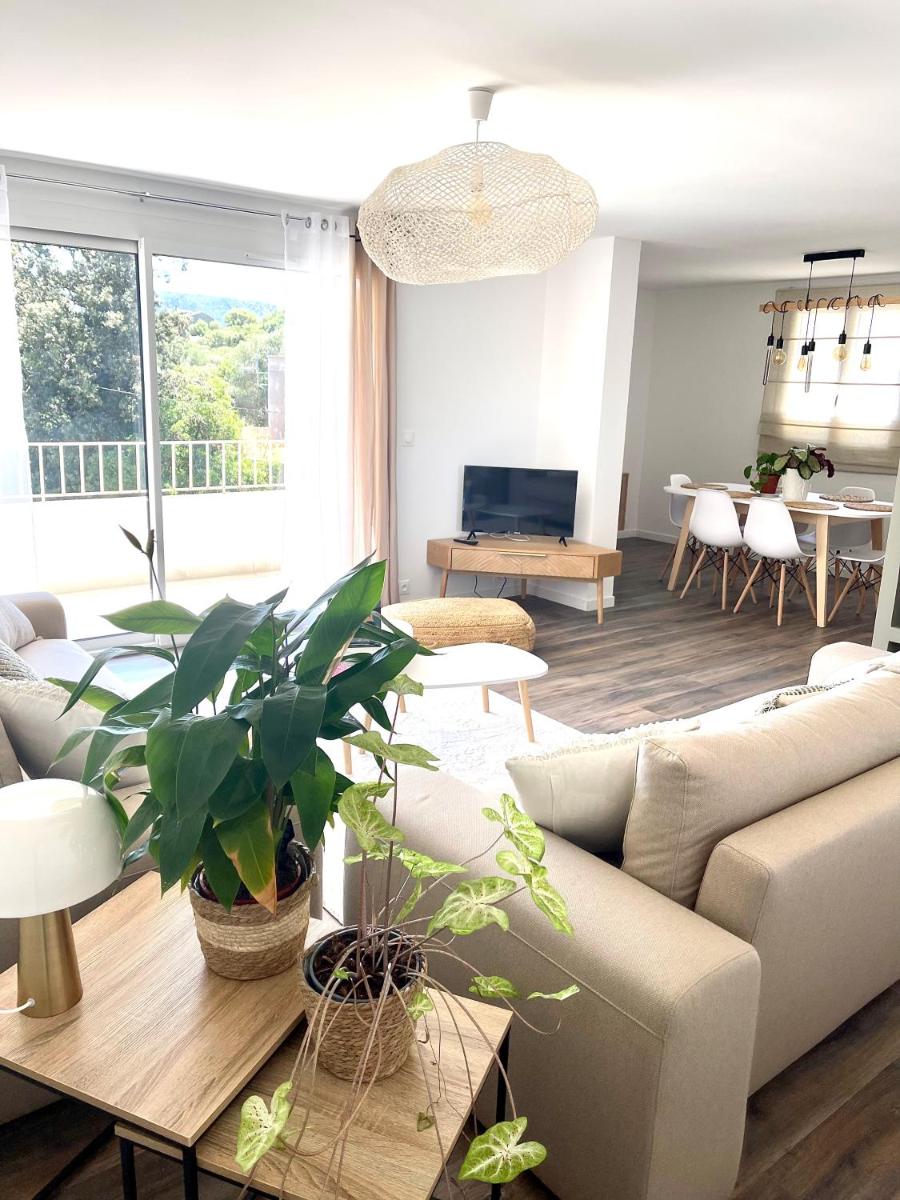 Appartement en centre - résidence privée, vue mer - Housity