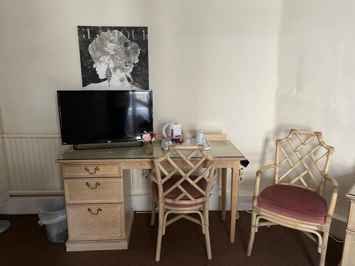 Courtyard Rooms - Housity