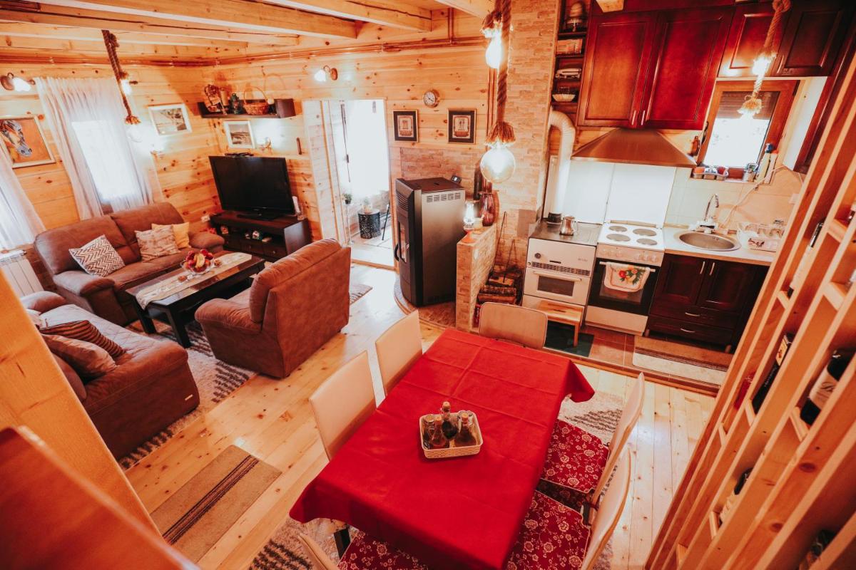 Momo's House - Housity