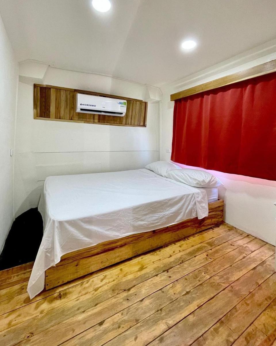 BusHotel Puerto Viejo with private Hot Tube very close to town - Housity