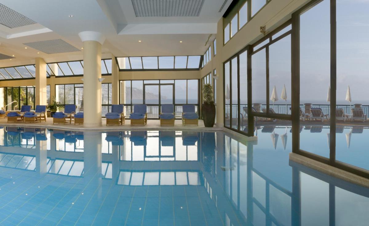 A piscina em ou perto de The Cliff Bay - PortoBay