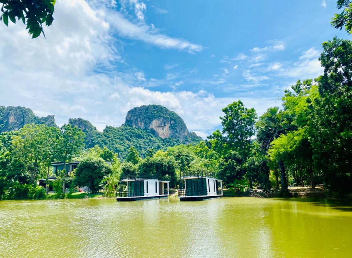 บ้านสวนคีรีวงศ์ Baansuan Khiriwong Boathouse - Housity