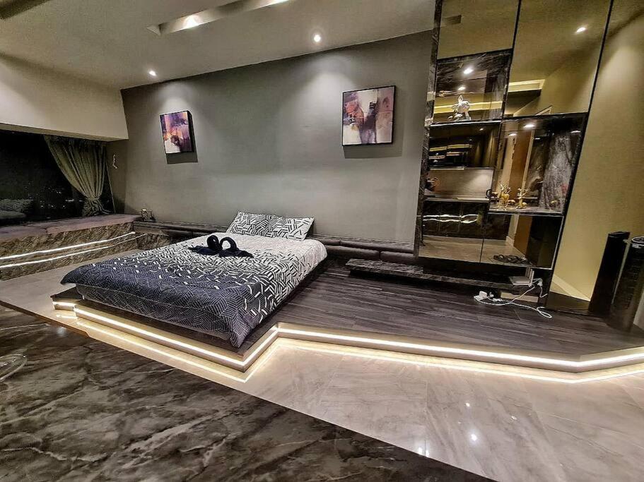 Romantic&PremiumSuite●PrivateBathtub●InfinityPool●Netflix●FreeCarpark●ImperioResidence●LuxuryCondo - Housity
