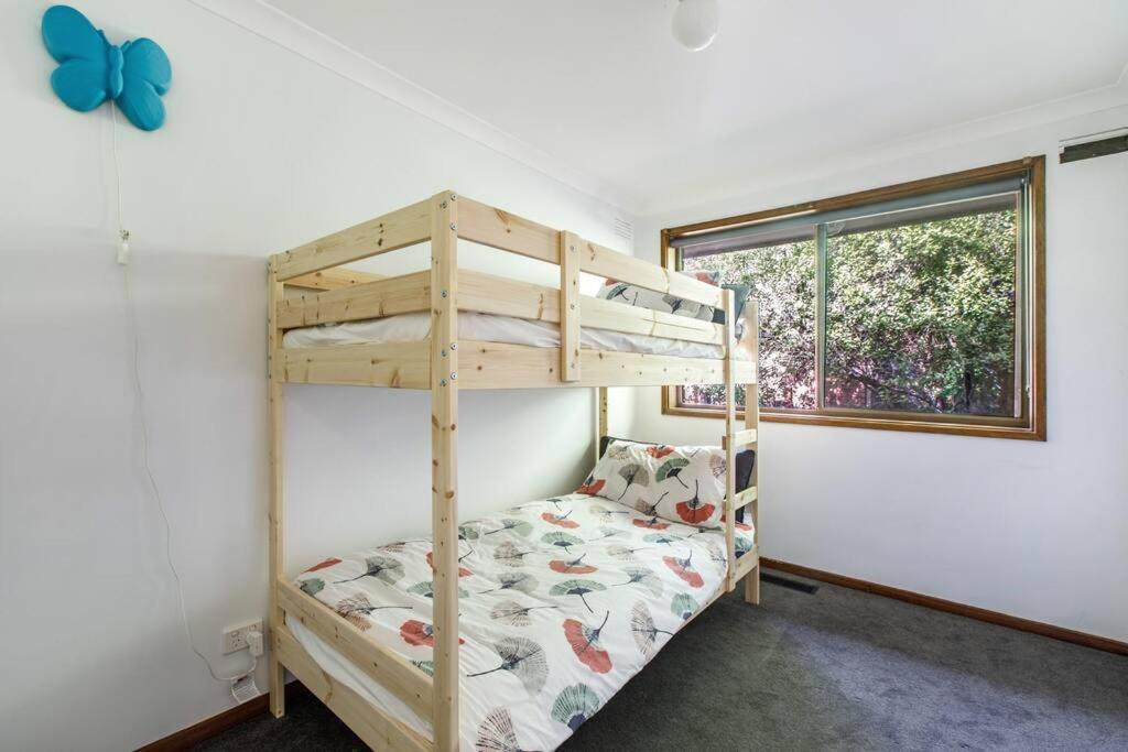 Private Holiday Home With Rain Forest Creek View - Housity