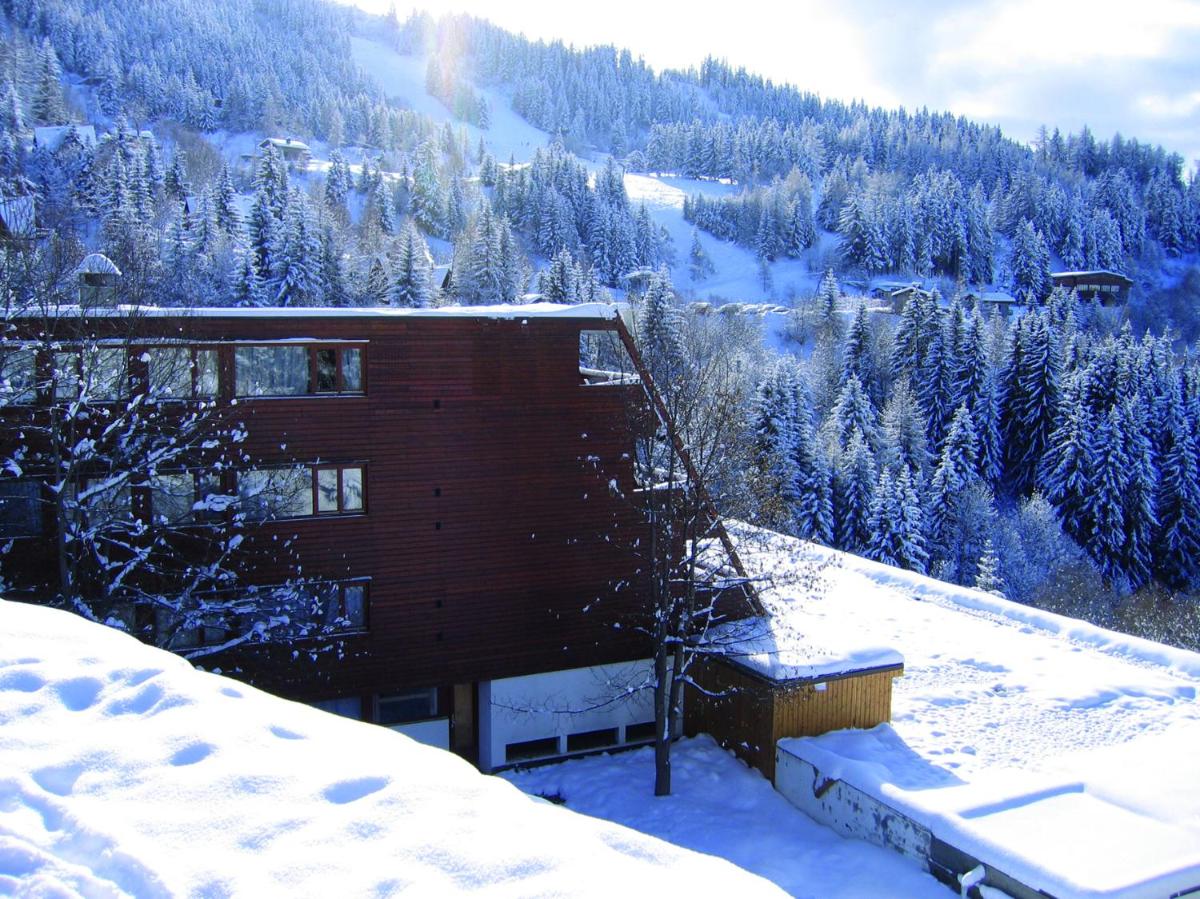 L'établissement Hôtel Arcadien en hiver