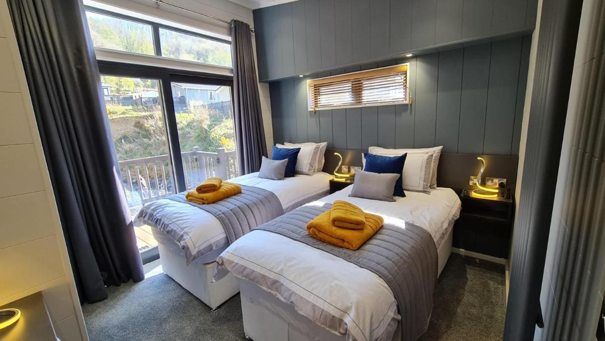 The Powys Lodge - Housity