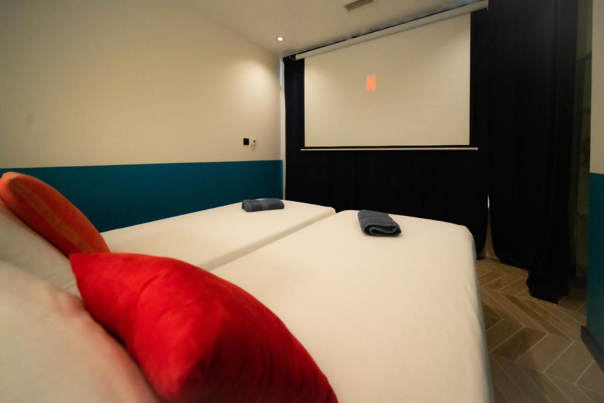 Roma Divine home cinéma et jardin - Housity