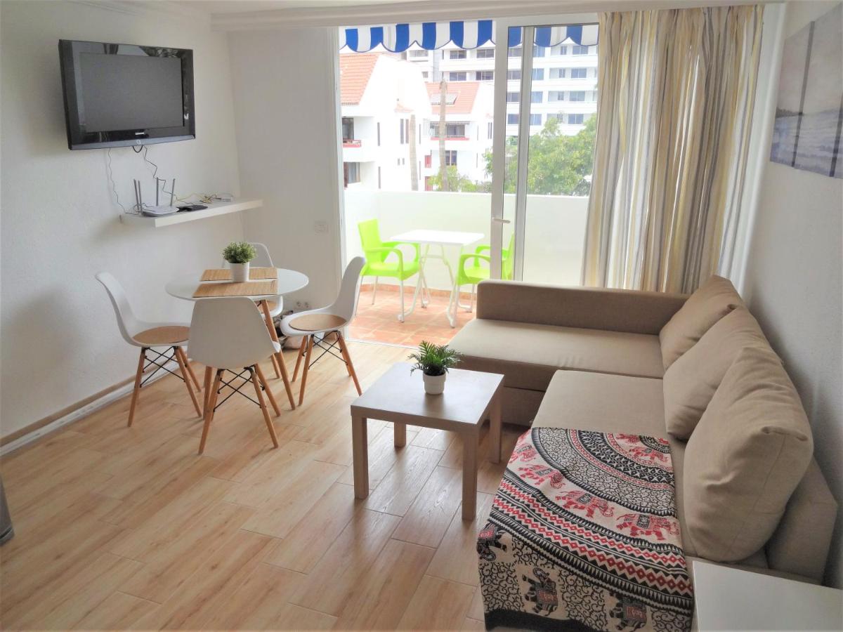 Amazing sunny apartment, free WIFI, international TV and VoD, center of Las Americas - Housity