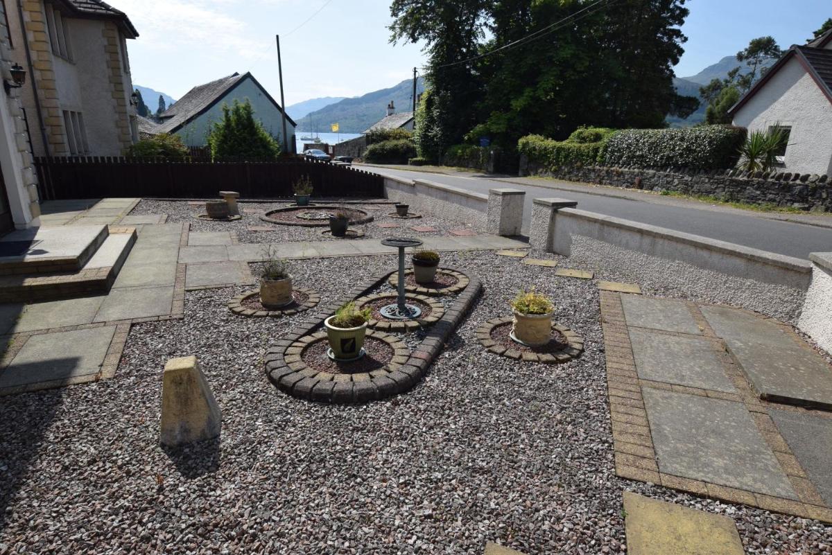 Ridgeview Villa - Partial loch view - Housity