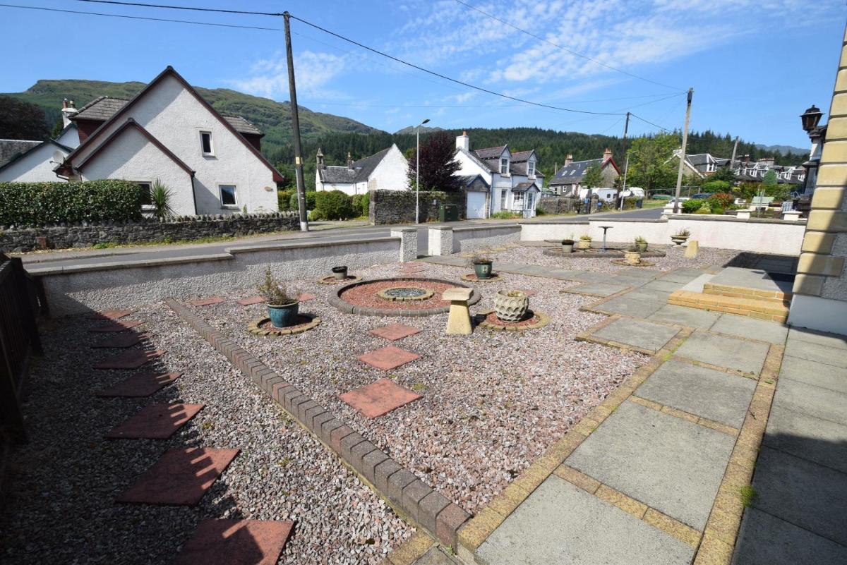 Ridgeview Villa - Partial loch view - Housity