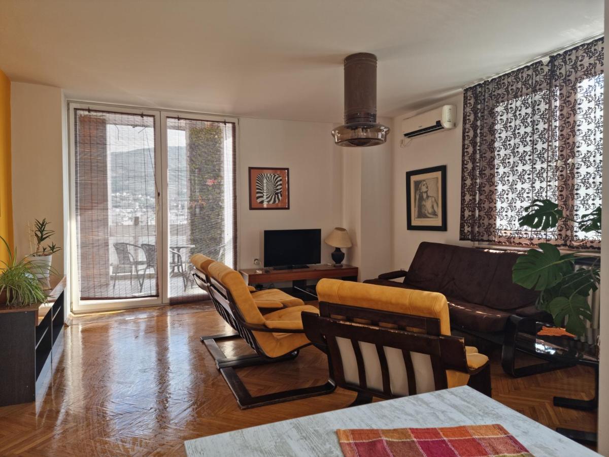 Risto Apartment - Housity