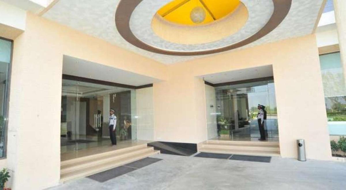 Krsna Lila By The Blues - Housity