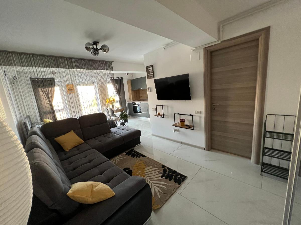 Yellow Studios Constanta - Housity