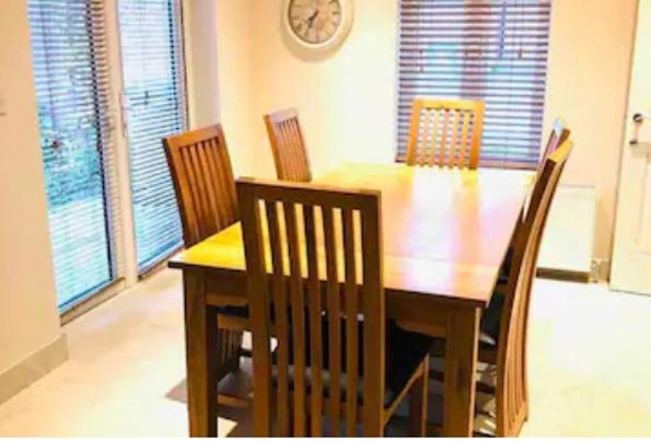Semi-detached Armagh House - Housity