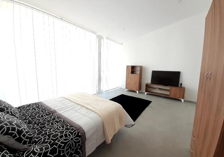 Melrouse Place House - Housity