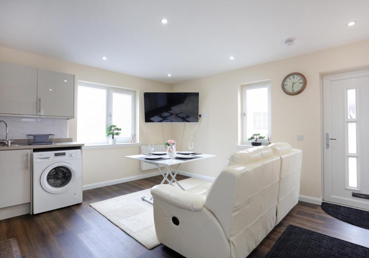 Canal View Cottage - Housity