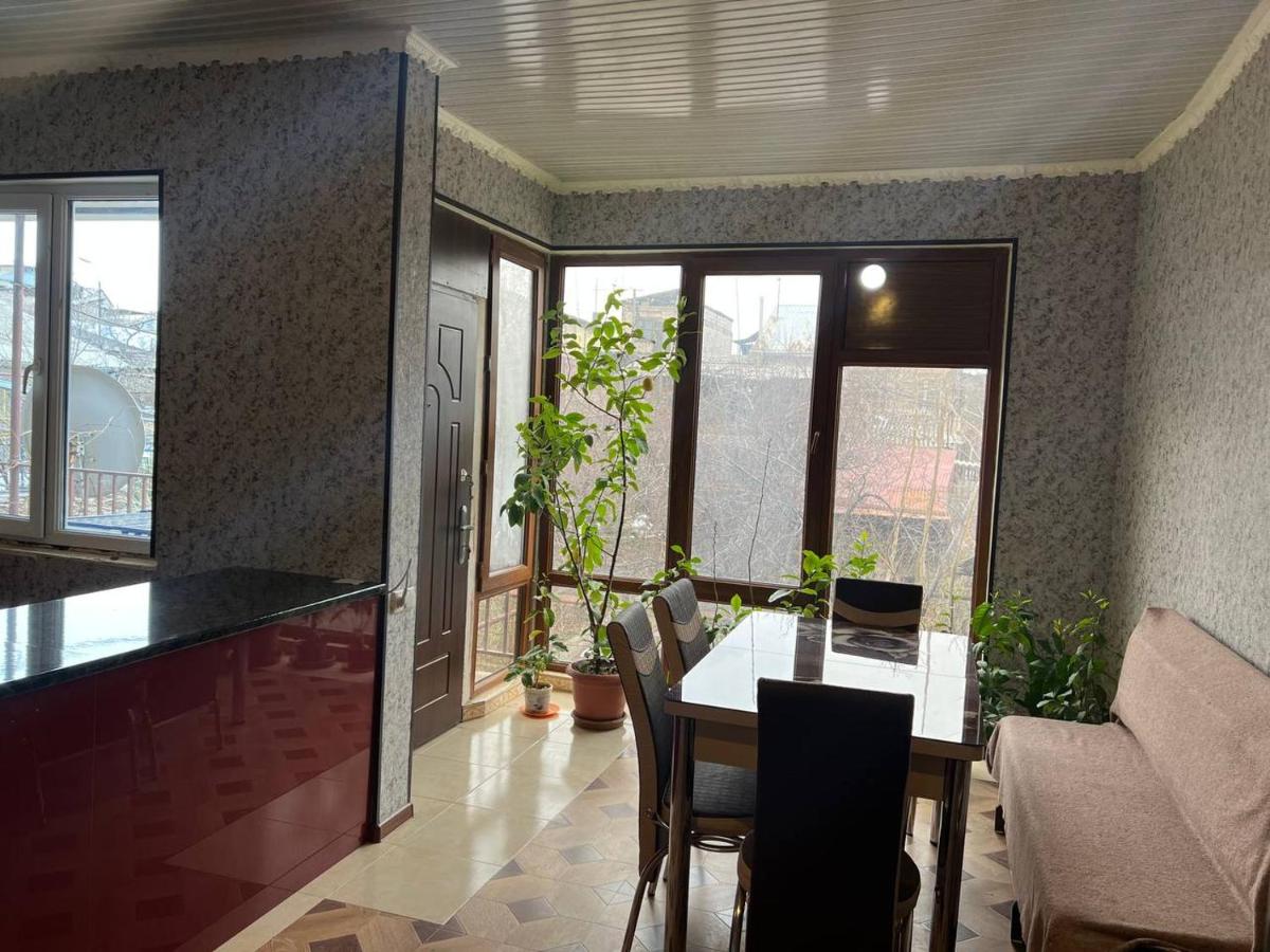Large, sunny 2nd floor with separate enterance. - Housity