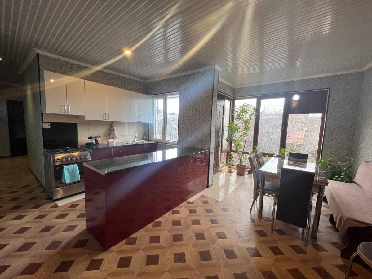 Large, sunny 2nd floor with separate enterance. - Housity