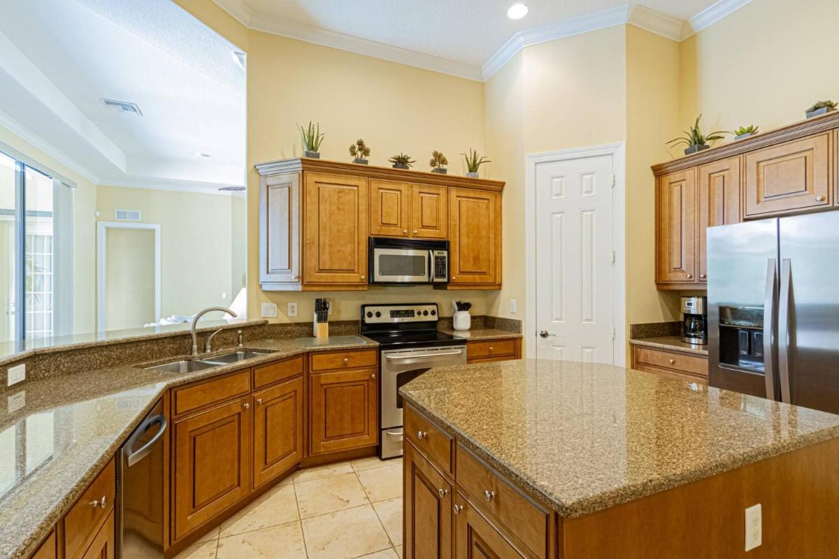 Briarwood- 975 Tivoli Ct - Housity