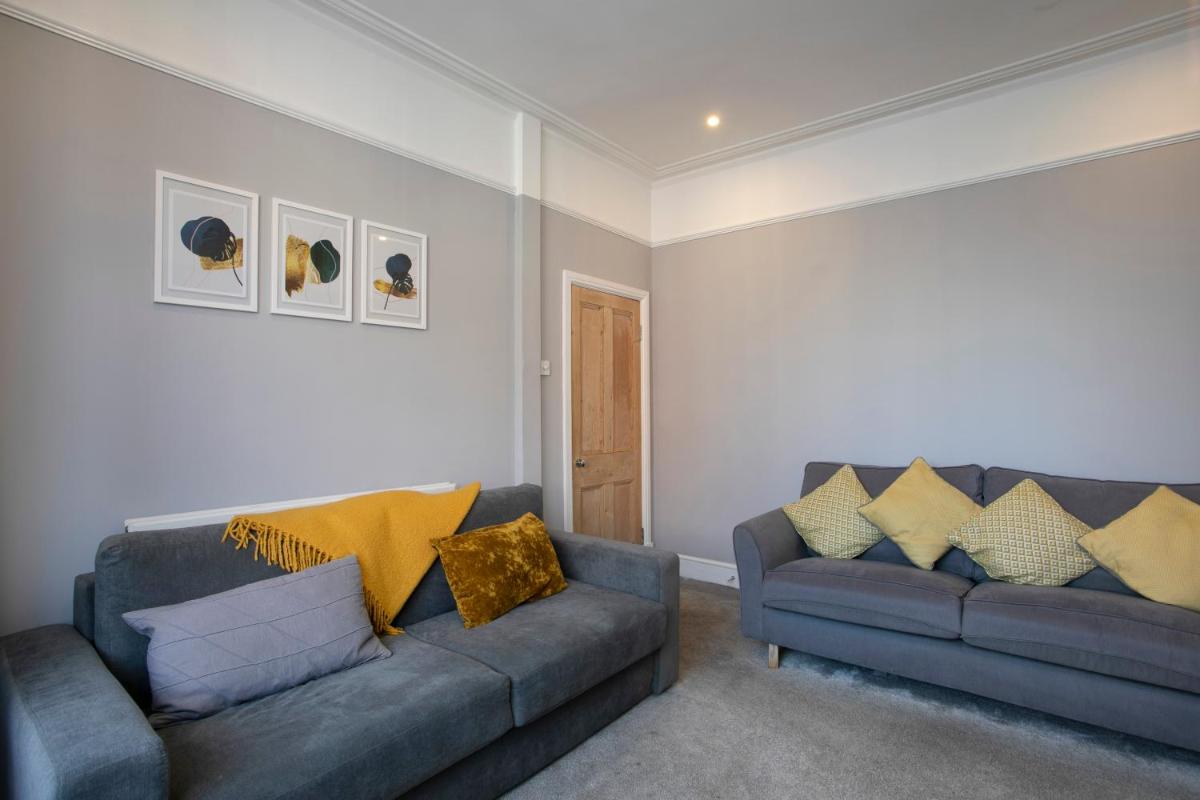 Spring Villa - Housity