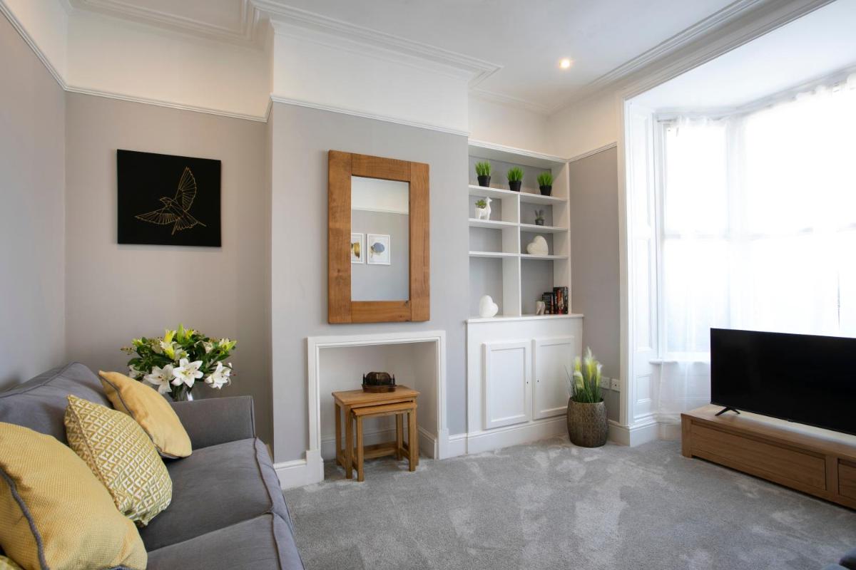 Spring Villa - Housity