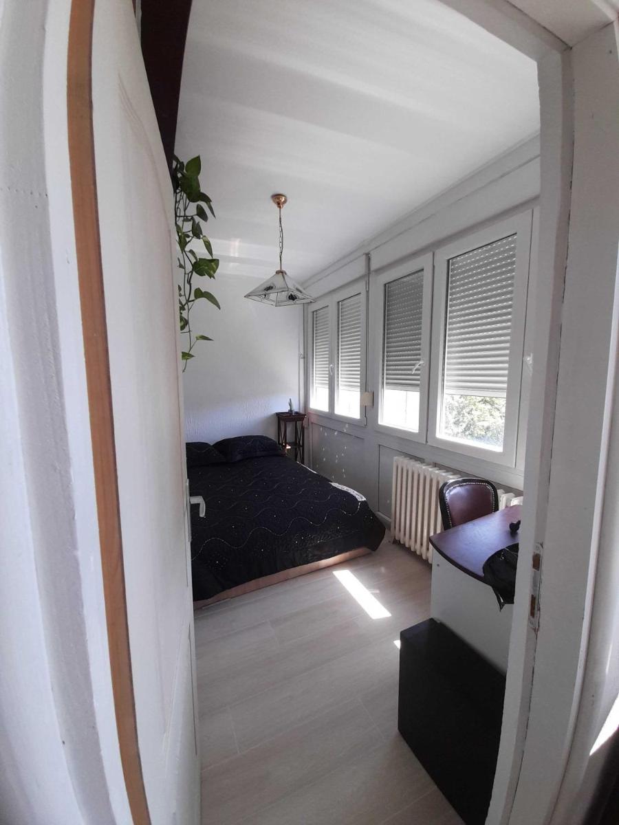 Blue Aura - Housity
