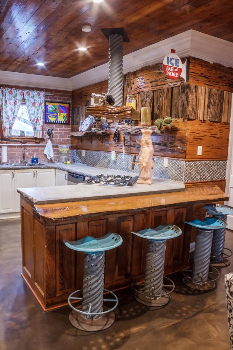 Bayou Chateau - Housity