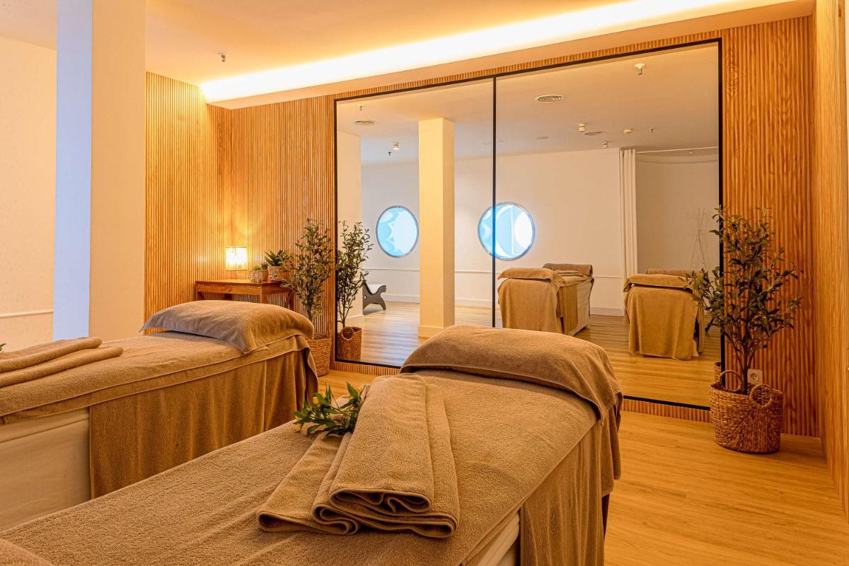 Cama o camas de una habitación en Radisson Blu Resort Gran Canaria
