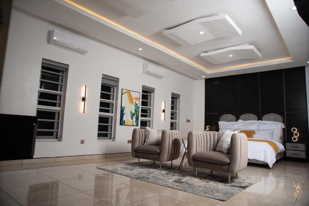 The Private House - Hizvo