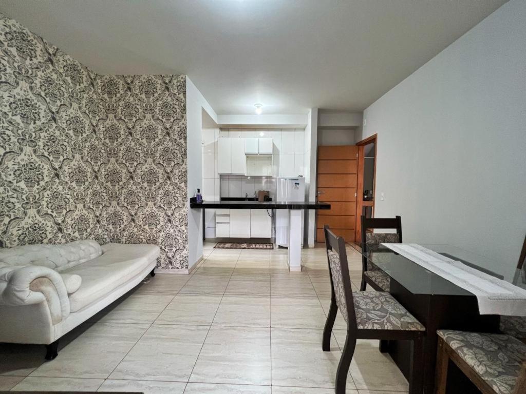 Apto Ótima Localização (Bloco 03 térreo) - Housity
