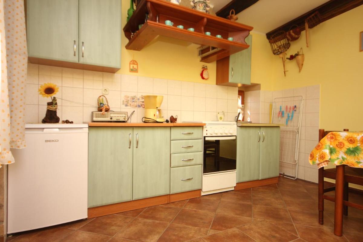Holiday house with a swimming pool Cepic, Central Istria - Sredisnja Istra - 7403 - Housity
