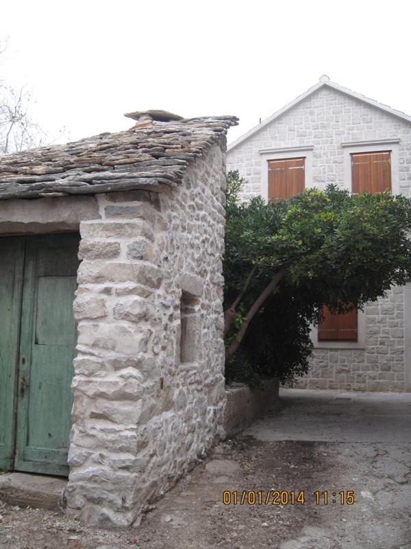 Seaside holiday house Kastel Novi, Kastela - 7554 - Housity