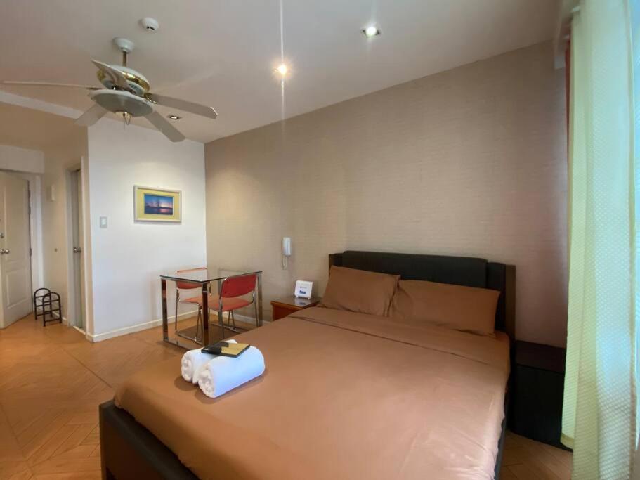 Studio Flat @ 39F Gramercy Residences Makati - Housity