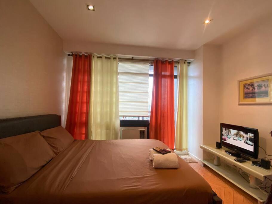 Studio Flat @ 39F Gramercy Residences Makati - Housity