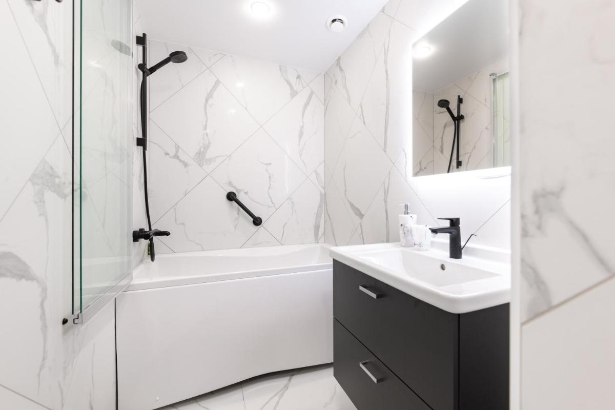 New Chic 2-bed at Viru by CentralApartments - Housity