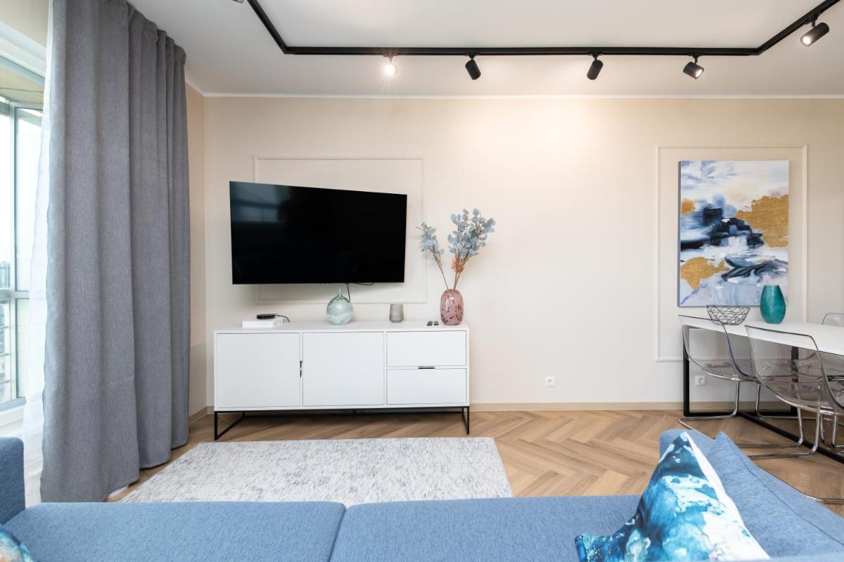 New Chic 2-bed at Viru by CentralApartments - Housity