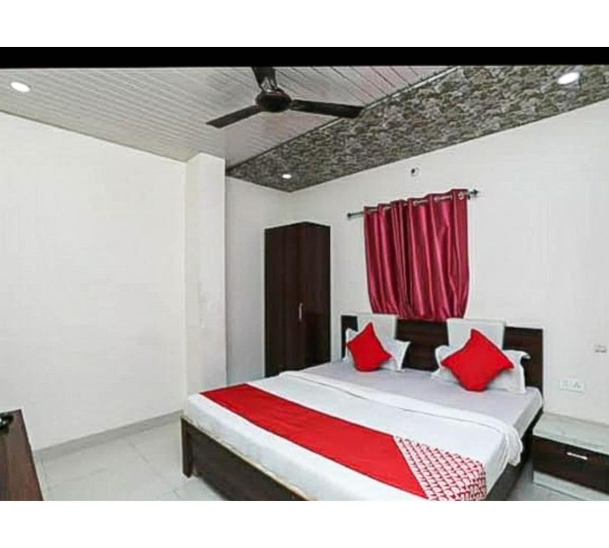 Hotel 7 Spices Restaurant & Banquet By WB Inn - Housity