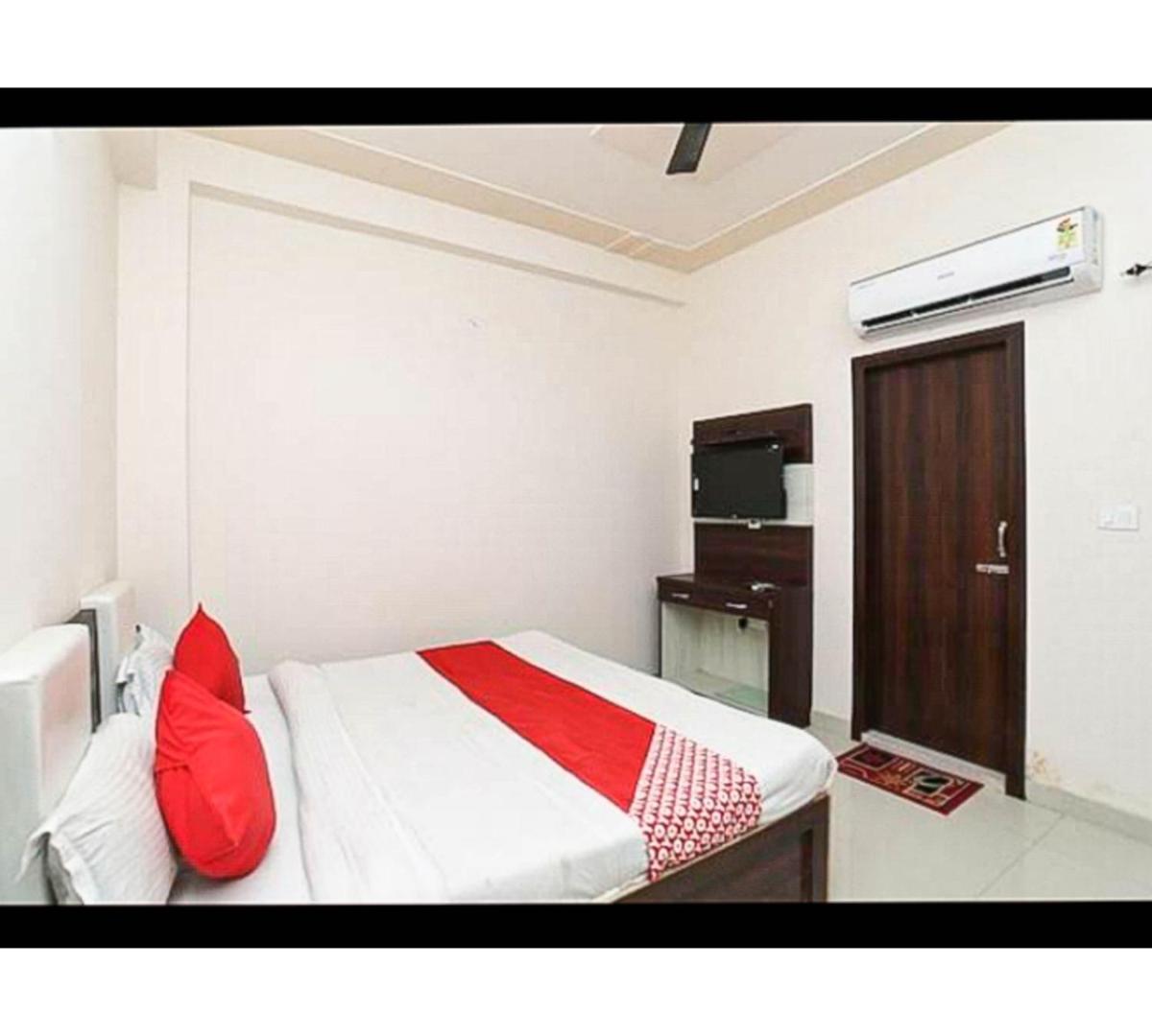 Hotel 7 Spices Restaurant & Banquet By WB Inn - Housity
