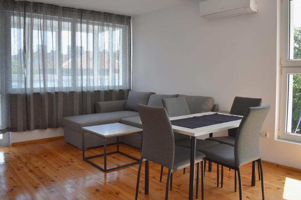 Sunny Varna Flat - Housity