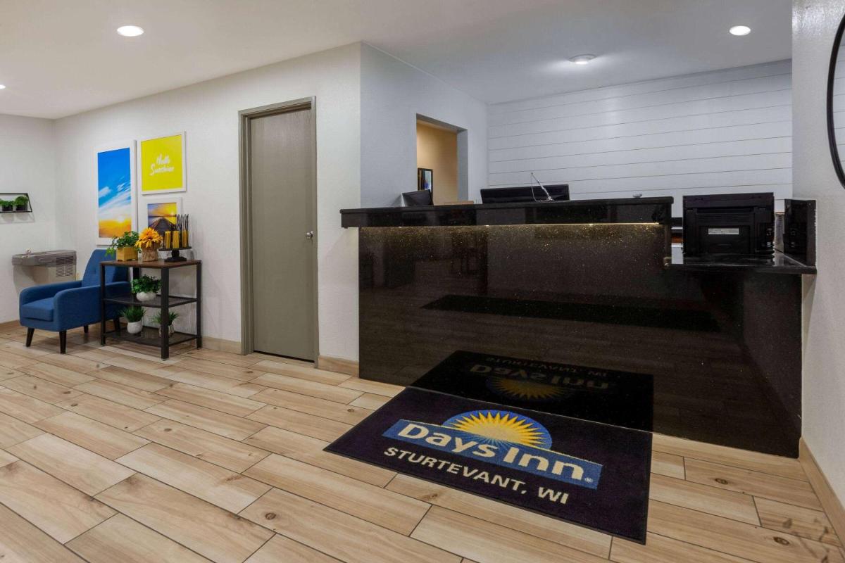 Days Inn by Wyndham Racine/Sturtevant - Housity