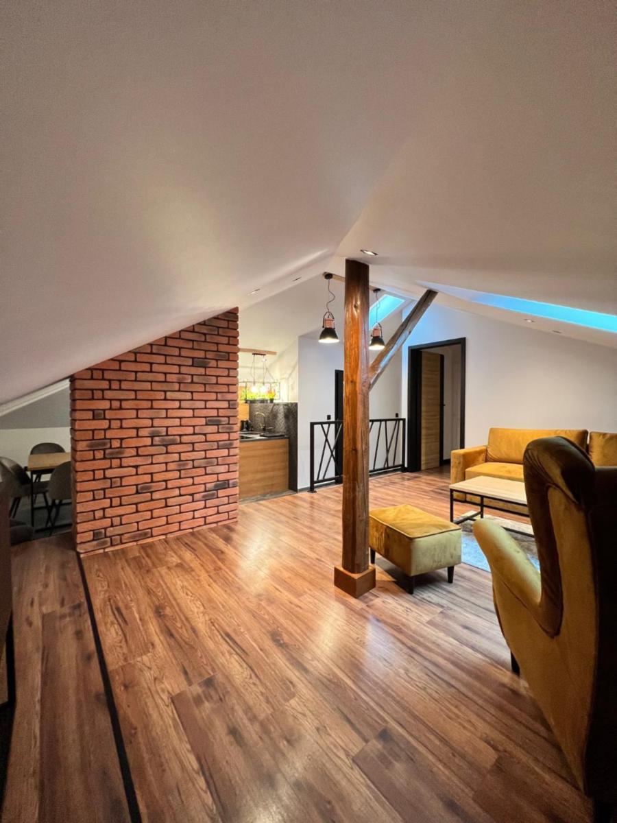 Miodowy Apartament pod Skosami - Housity
