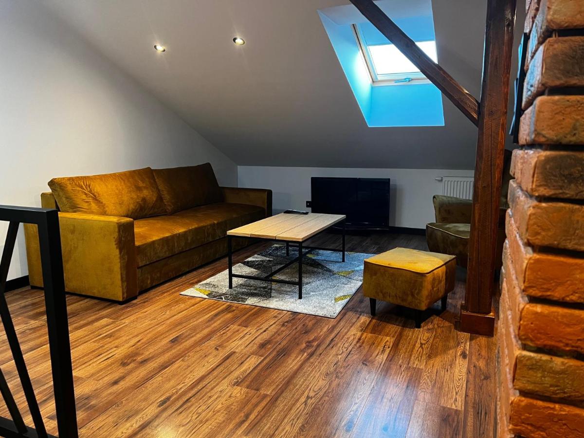 Miodowy Apartament pod Skosami - Housity