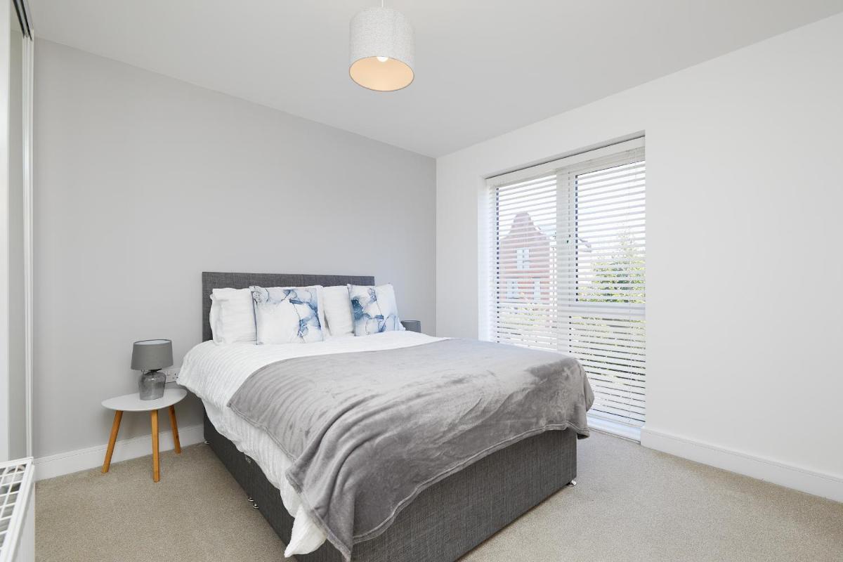 2 Bed Premium House - Driveway Parking - Royal Derby Hospital 3 mins - Housity