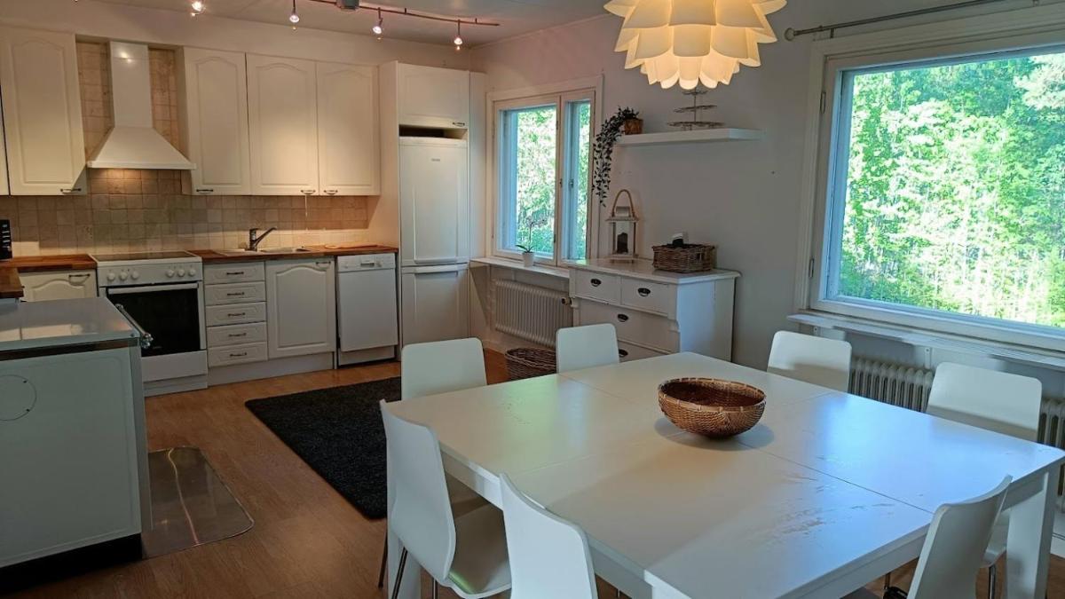 Country retreat with sauna and ac - Housity