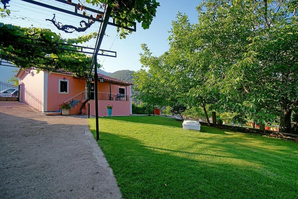 Greek Pony Farm Kyr'Antony - Housity