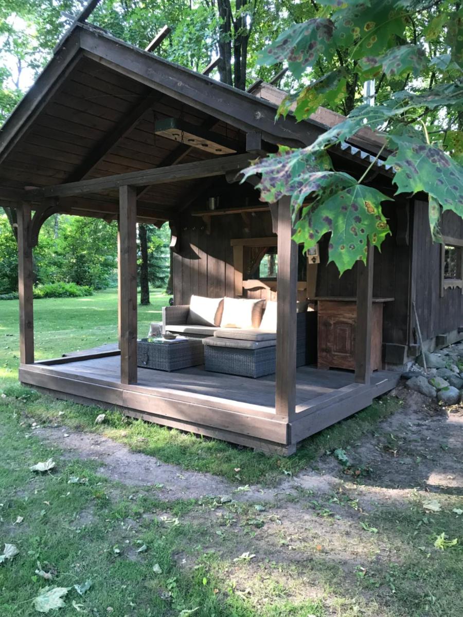 Medže dirbtuve - Housity