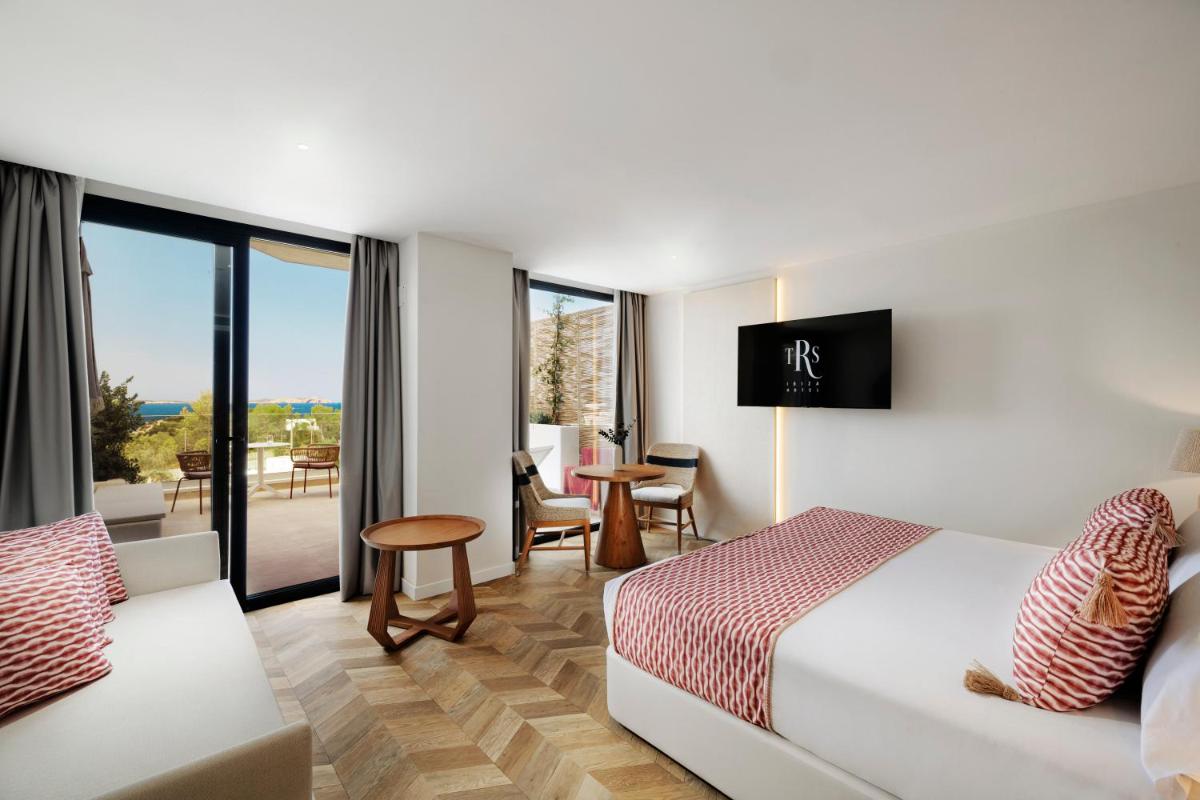 Cama o camas de una habitación en TRS Ibiza Hotel - Adults Only